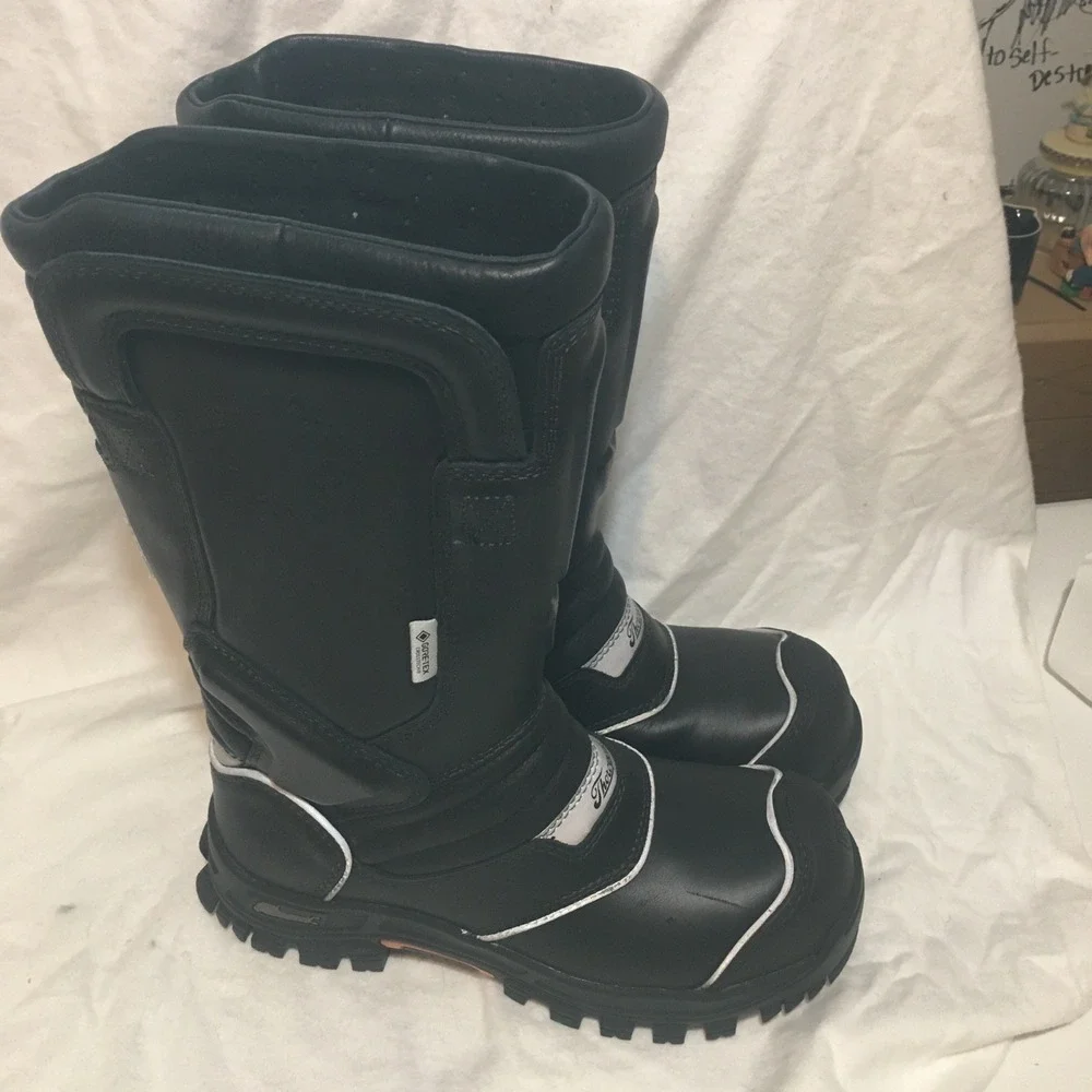 LION by Thorogood Firefighting Boots Rubber Steel toe NFPA Sz Mens 7, Womens 9